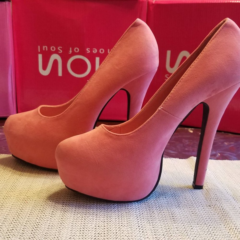 Pink platform heels - Picture 7 of 7